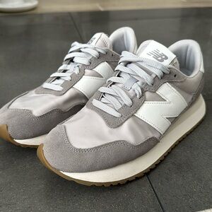 New Balance 237 Sneaker - Women's